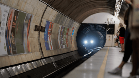 Синя гілка метро Києва — станції та графік роботи в грудні - 285x160