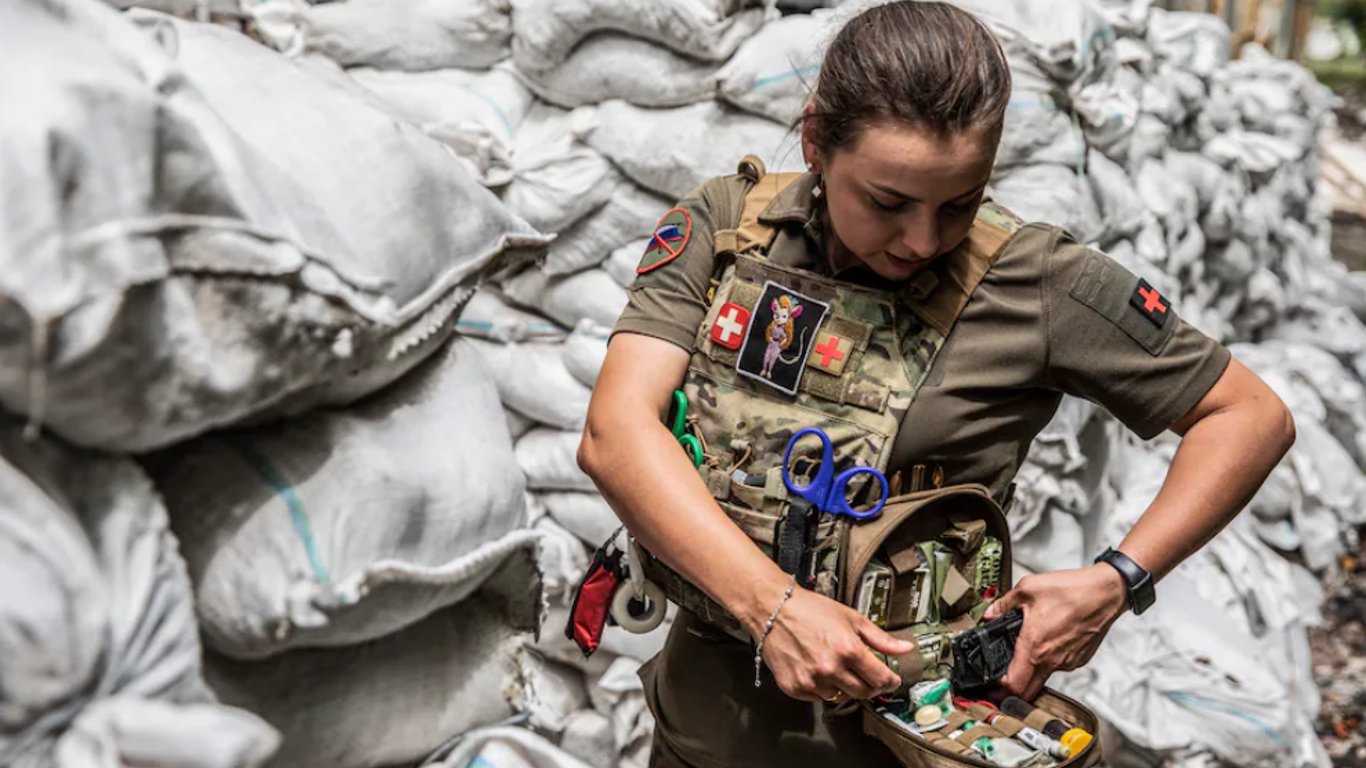 Військовий облік для жінок-медиків: які зміни чекають на українок з 1 жовтня