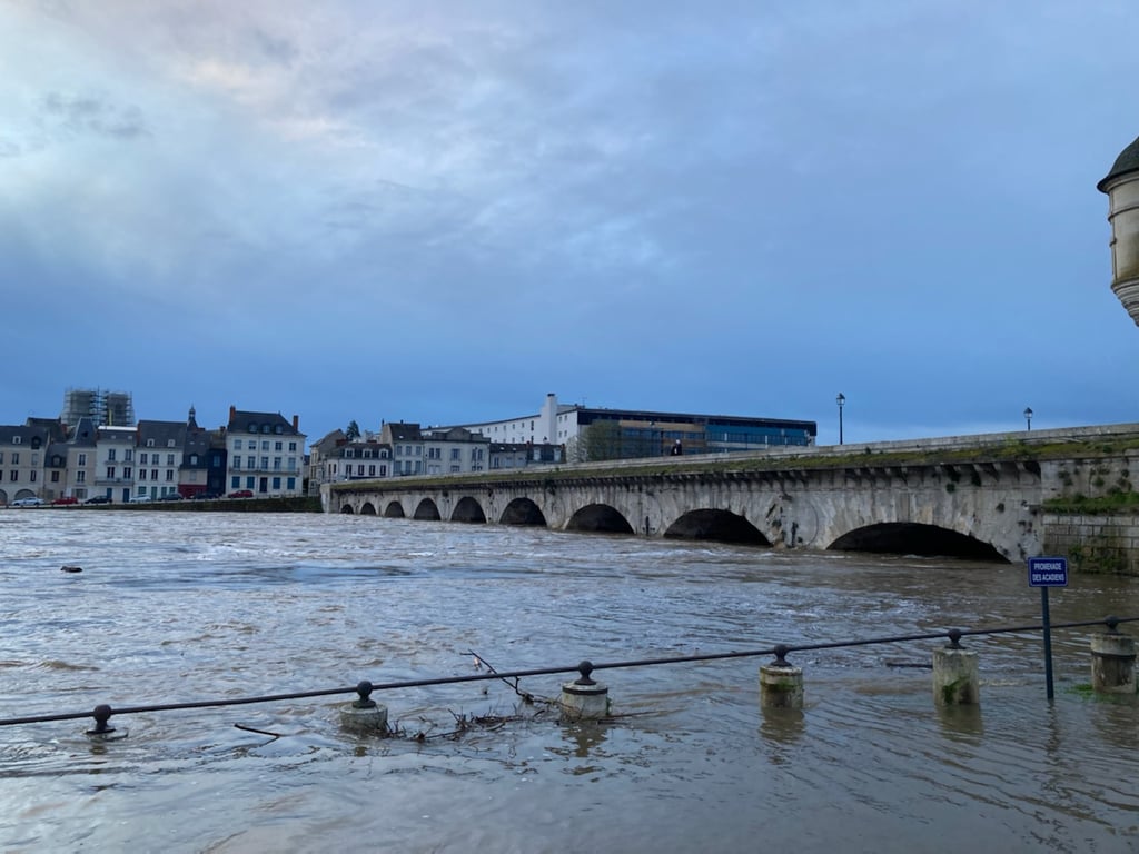 Повінь в Монморійоні у Франції