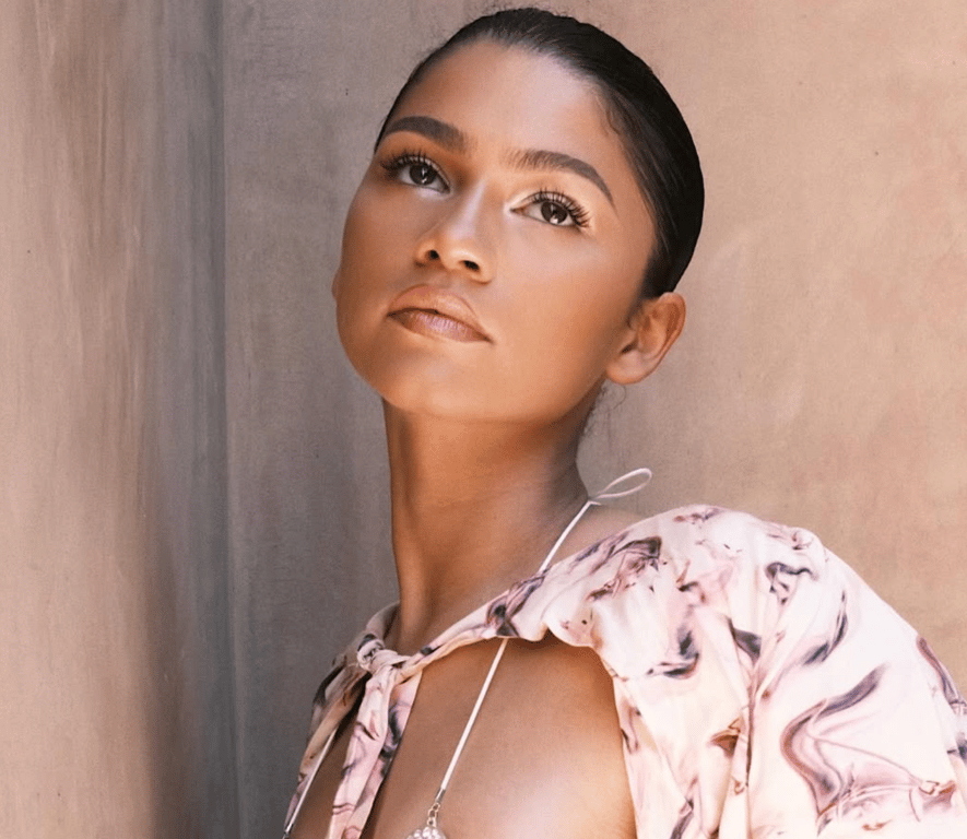 Зендея завжди красується зі стильним макіяжем