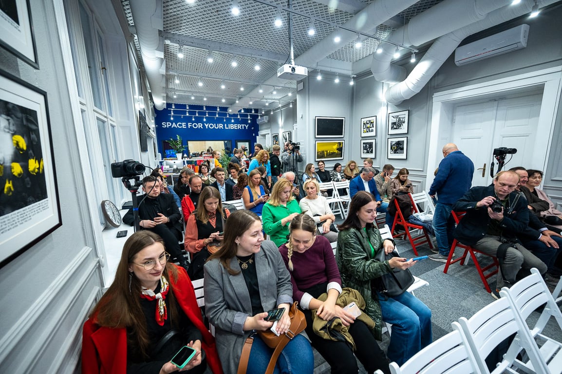 Відвідувачі вікдриття Lviv BookForum. Фото:Новини.LIVE, Іван Станіслваський 