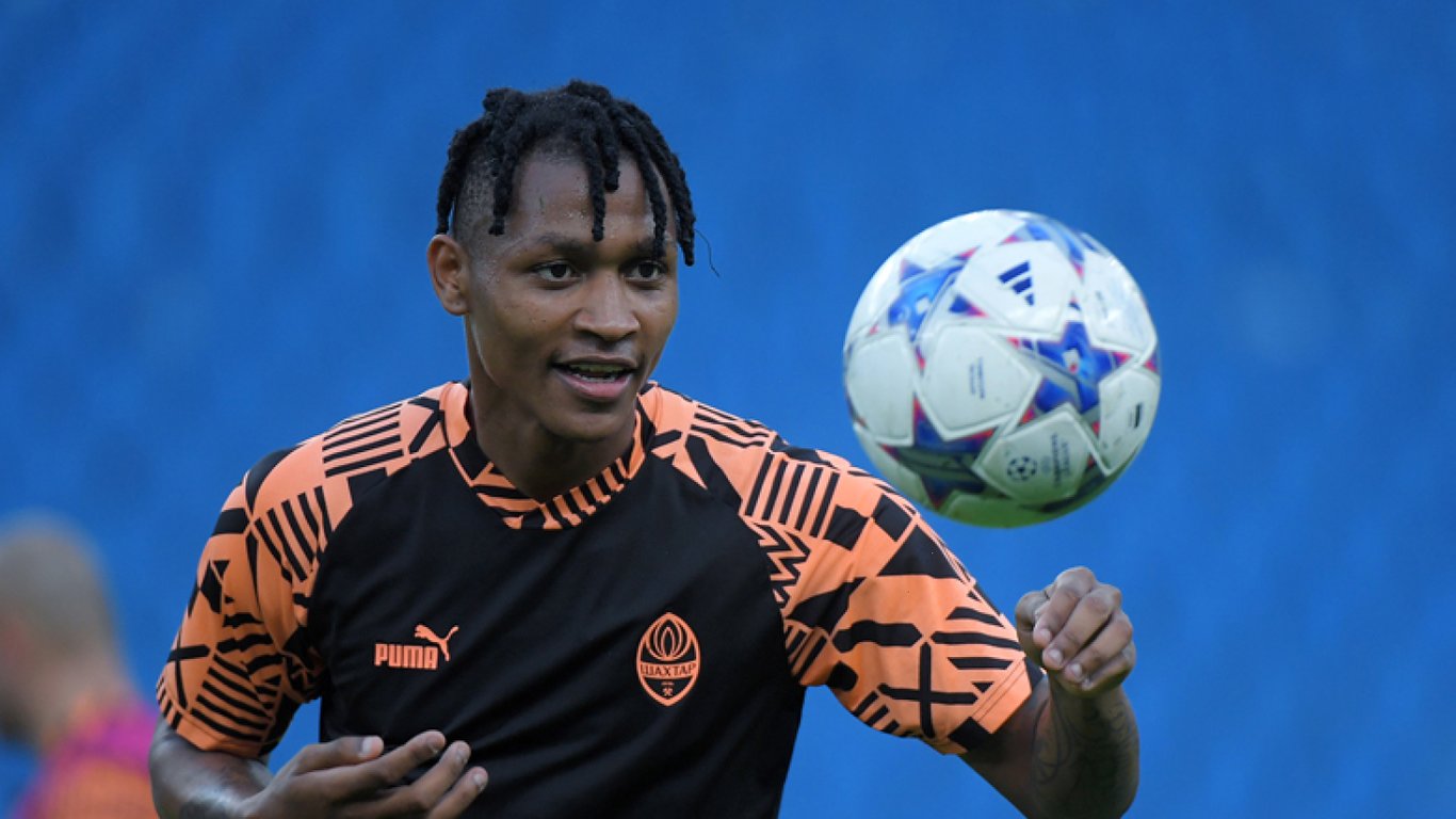 Шахтер Донецк