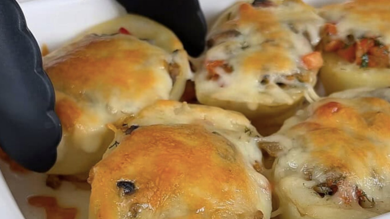 рецепт картоплі з начинкою в духовці