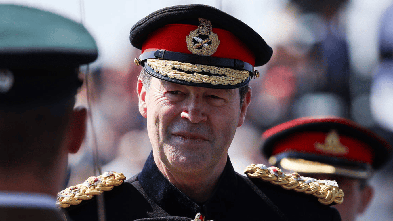 Британия должна готовить своих граждан к военному призыву в армию, — генерал Патрик Сандерс