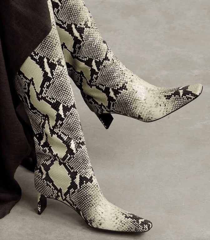 Взуття зі зміїним принтом не залишить нікого без уваги
