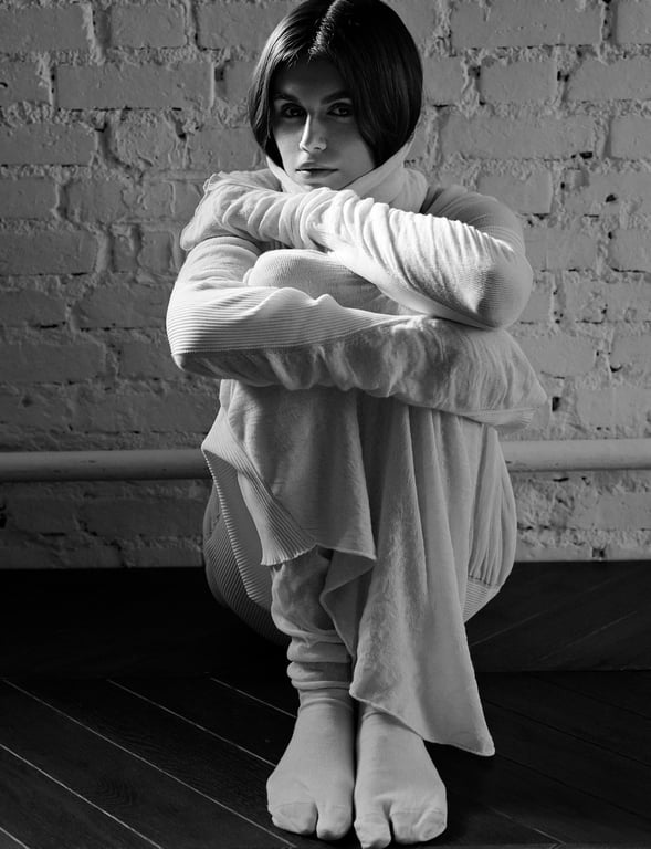 Модель Кайя Гербер. Фото: Harper’s Bazaar France