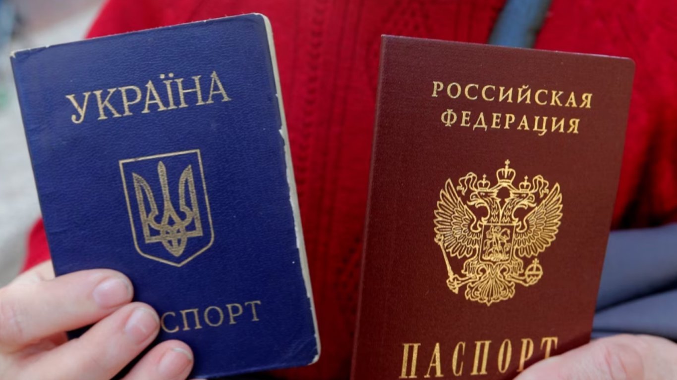 Оккупанты угрожают лишать прав родителей подростков, не получивших российский паспорт