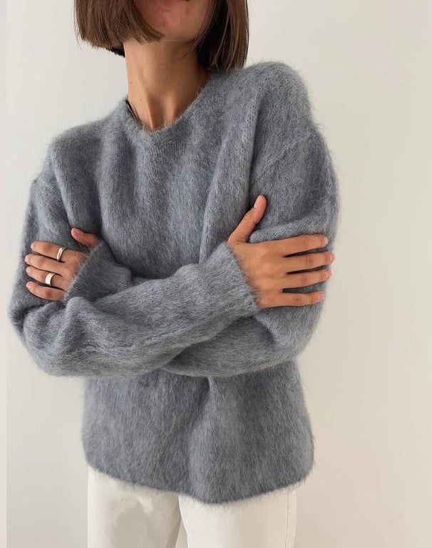 Светр в трендовому сірому кольорі