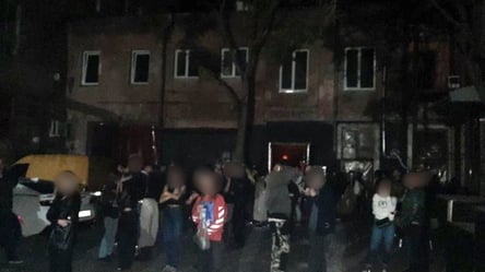 Розважалися у комендантську годину: в Одесі викрили підпільний нічний клуб - 285x160