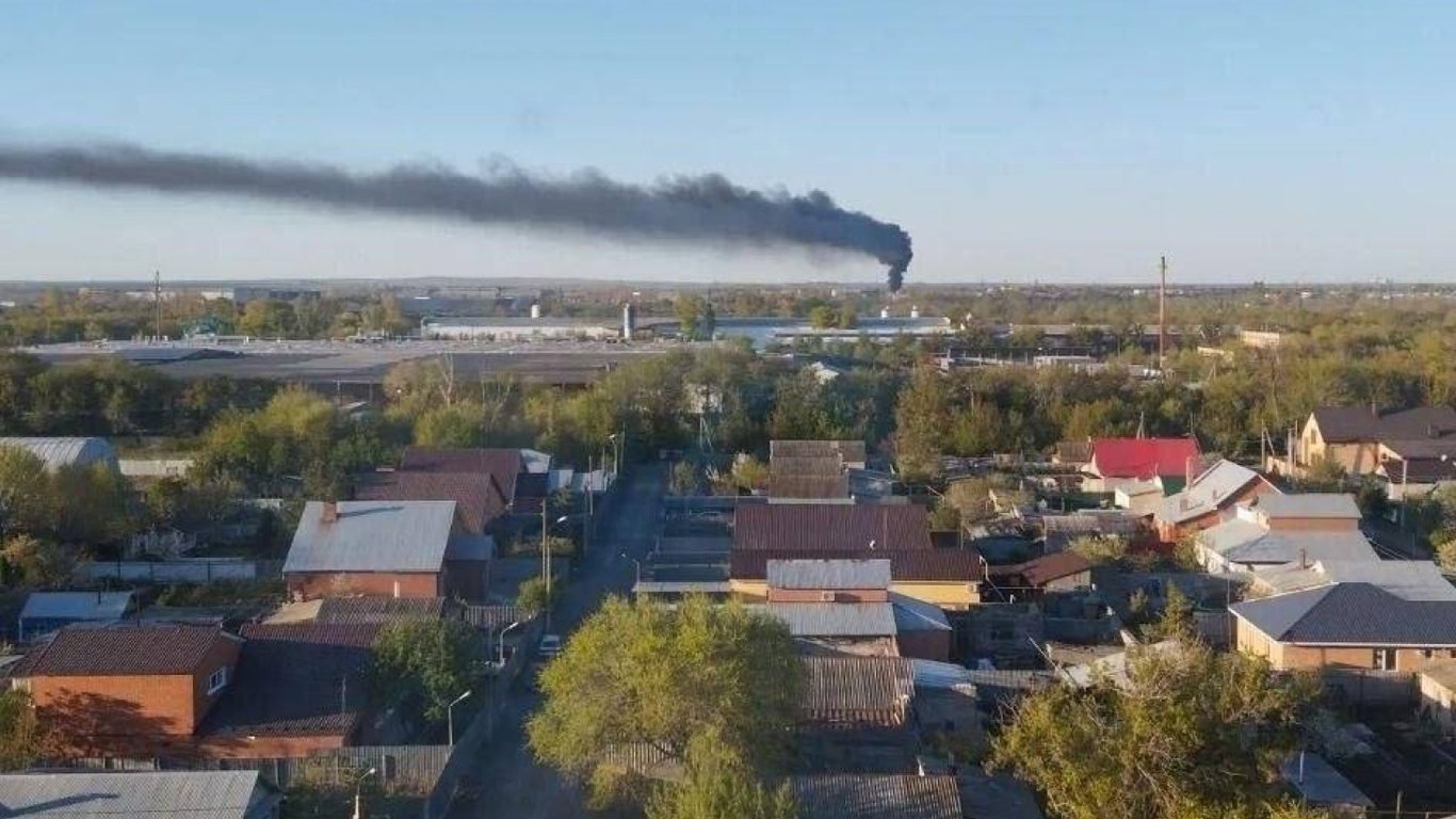 Дрони атакували Орськ і Перм: НПЗ охопили гігантські пожежі