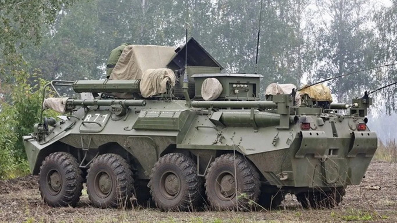 Украинские военные "затрофеили" редкую командно-штабную машину россиян