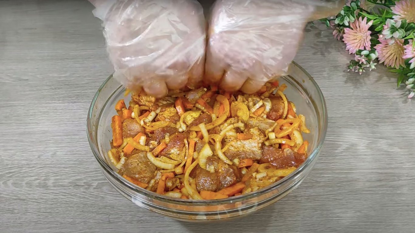 рецепт, як приготувати плов в рукаві