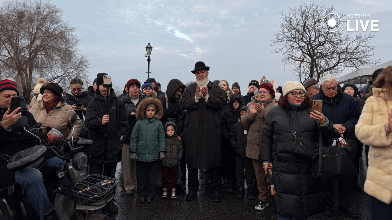 В Одесі запалили перший вогонь менори