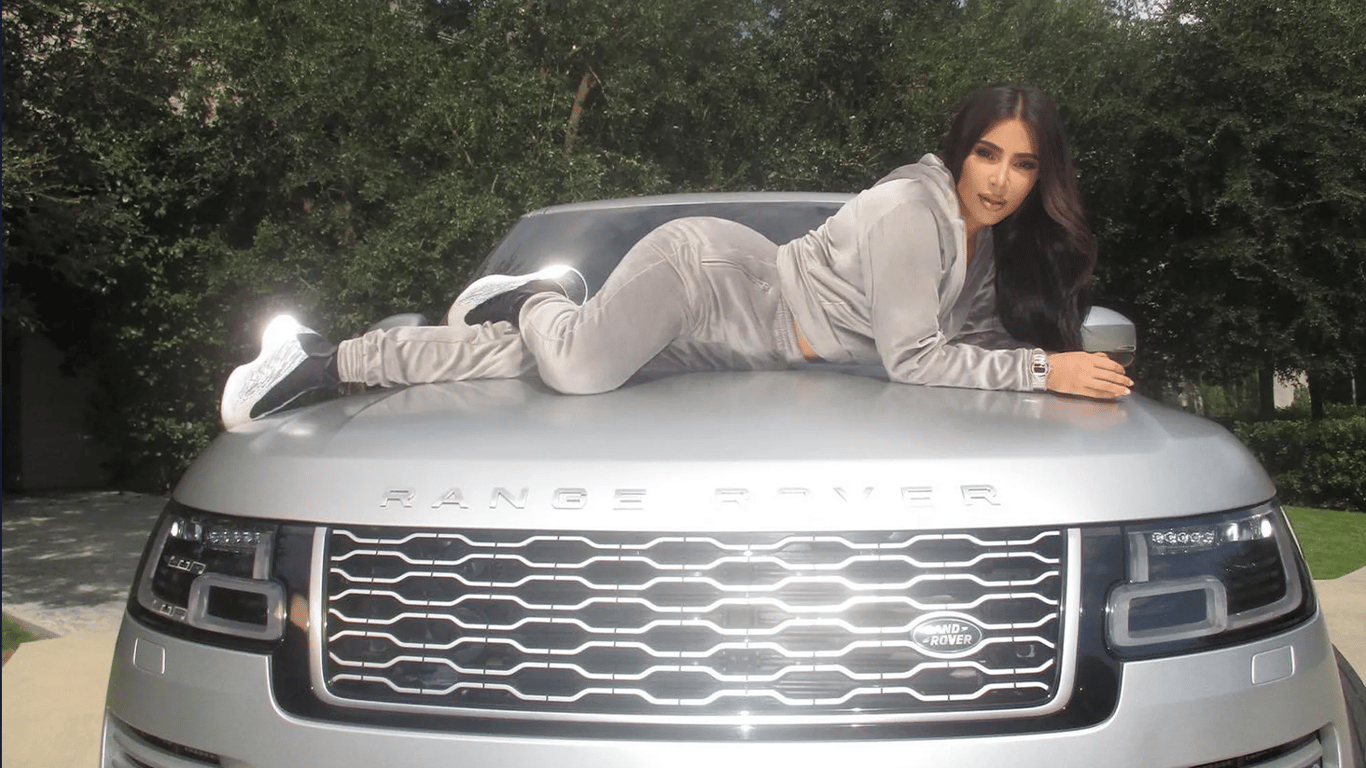 Разбитый Range Rover Ким Кардашьян продают за 100 тысяч долларов