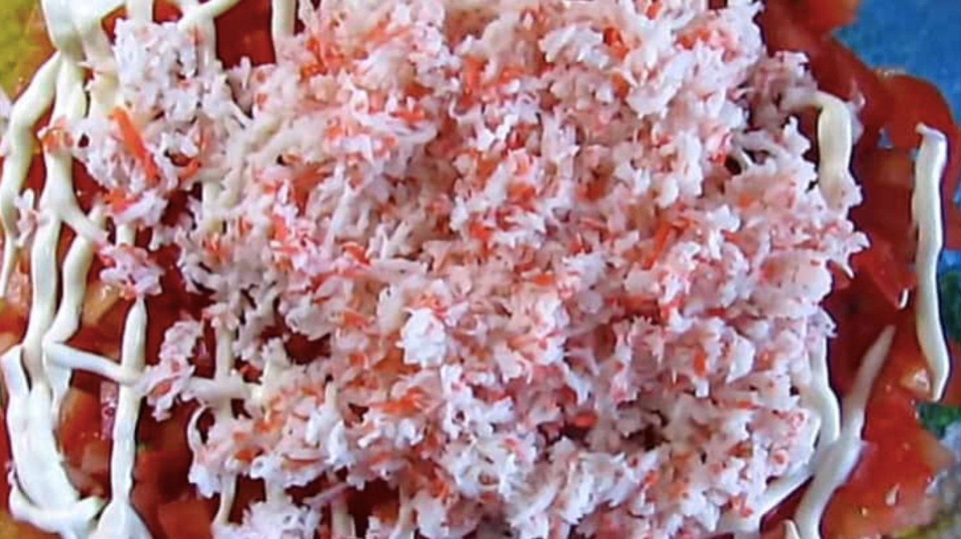 салат з крабовими паличками