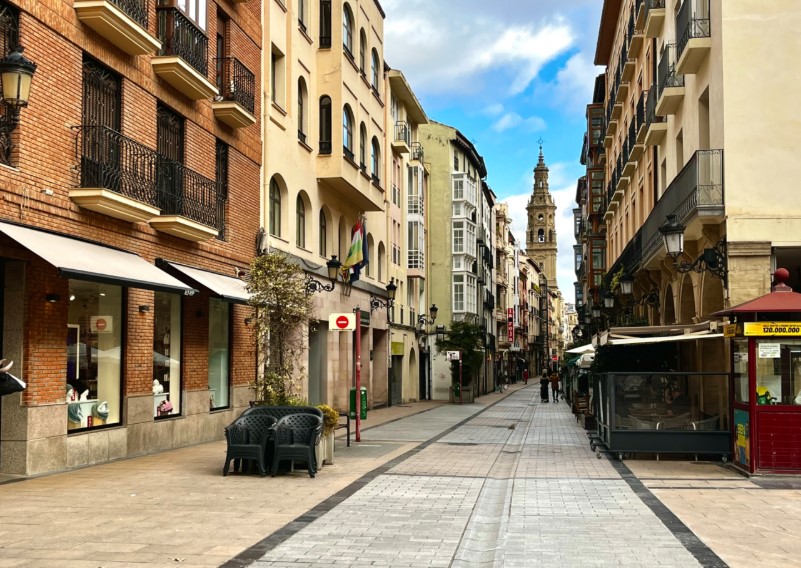 Маловідоме іспанське місто, не гірше за Барселону - фото 1