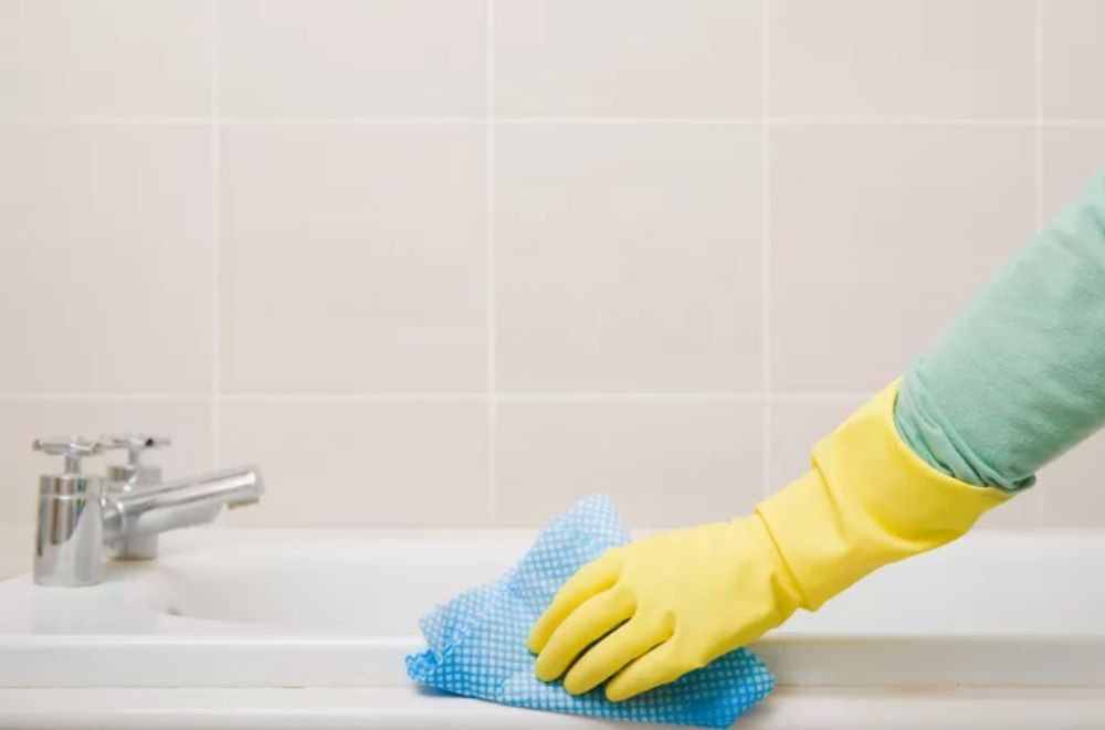 Как очистить ванну от известкового налета - три надежных бюджетных способа - фото 1