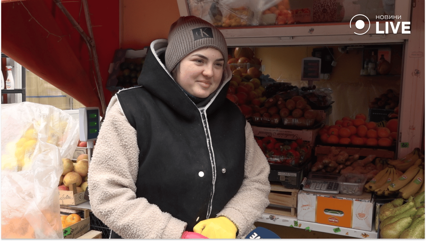 Огірки по 400 гривень - зимові ціни на продукти в Одесі - фото 1