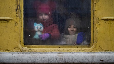 Депортували дітей з України — СБУ оголосила підозру двом соратницям Путіна - 285x160