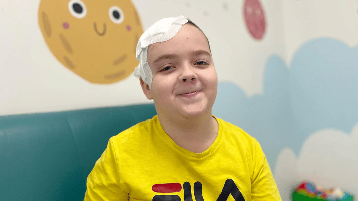 У Львові лікарі видалили з головного мозку 9-річного хлопчика уламок міни