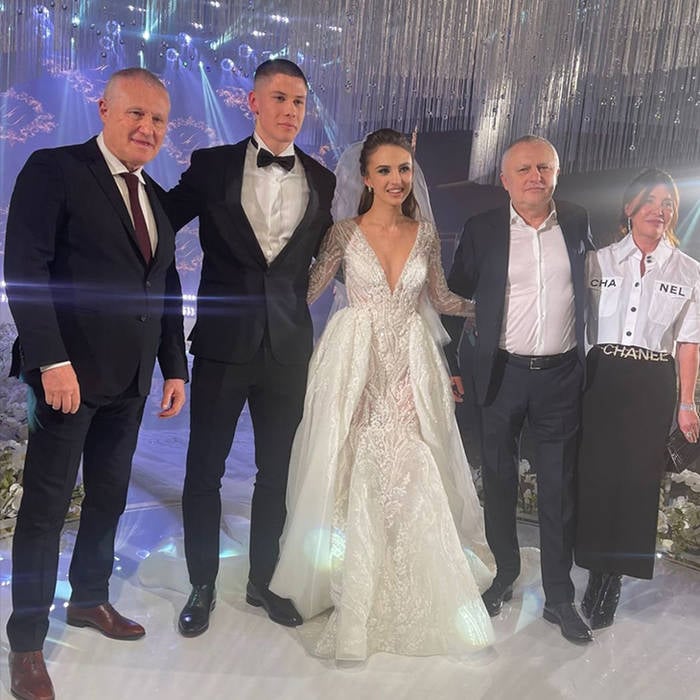 Денис і Даша Попова разом із Суркісами