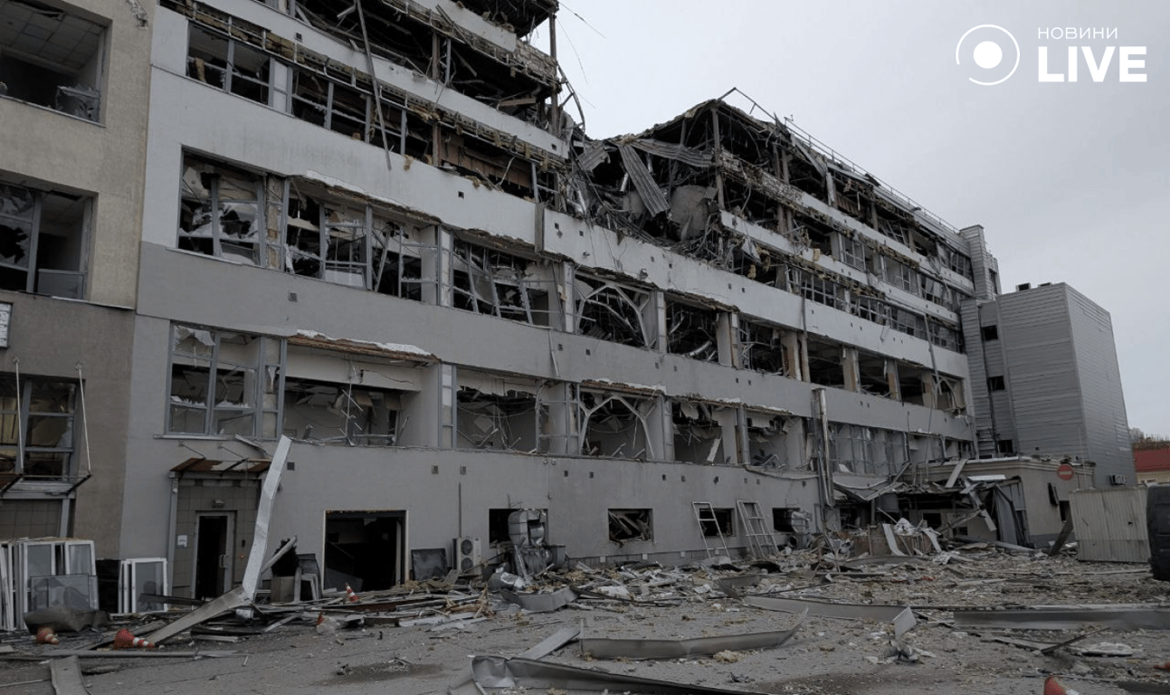 Полум’я охопило меблевий цех в Оболонському районі столиці