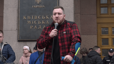 Акція під КМДА: ветеран Симороз заявив, що Кличка потрібно посадити - 290x160