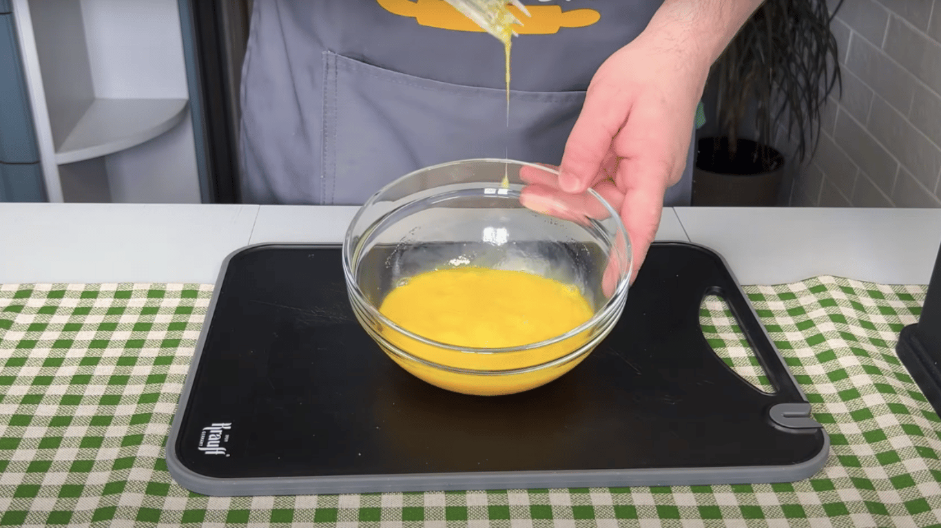 рецепт сніданку з яєць та картоплі