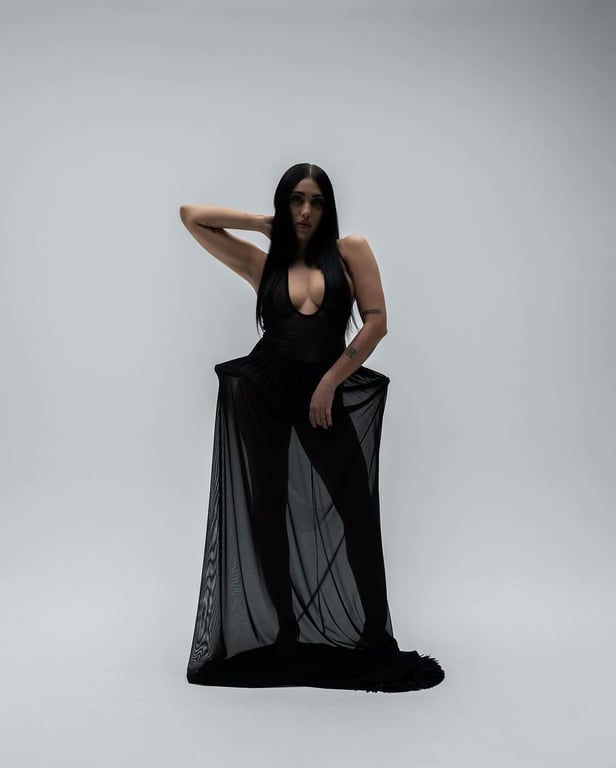 Лурдес у рекламі грузиньского модельєра