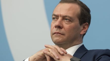 Медведев заявил о необходимости дойти до Польши из-за "угроз" для россии - 285x160