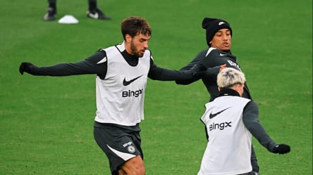 Футболістів Челсі екстрено евакуювали з тренувальної бази - 285x160