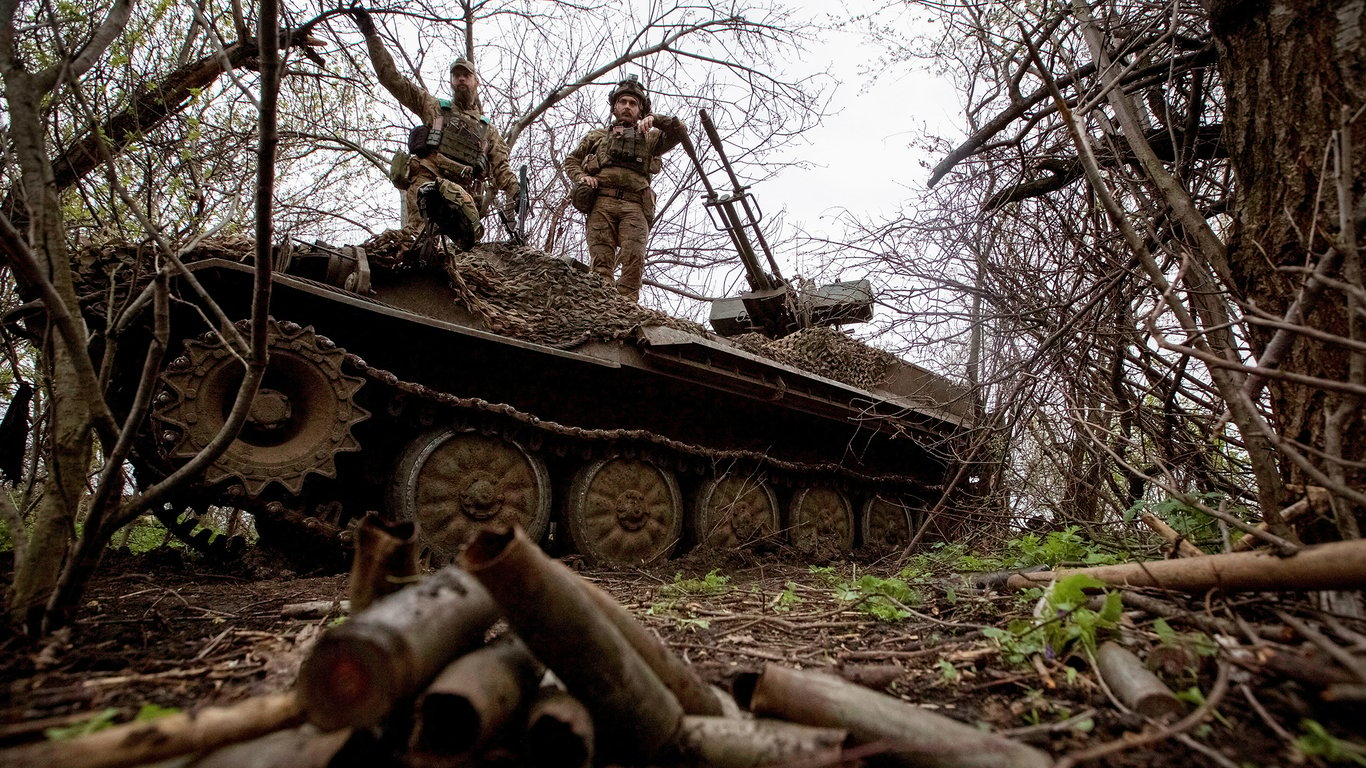 Україна незадоволена "снарядним планом" Євросоюзу: подробиці від Reuters