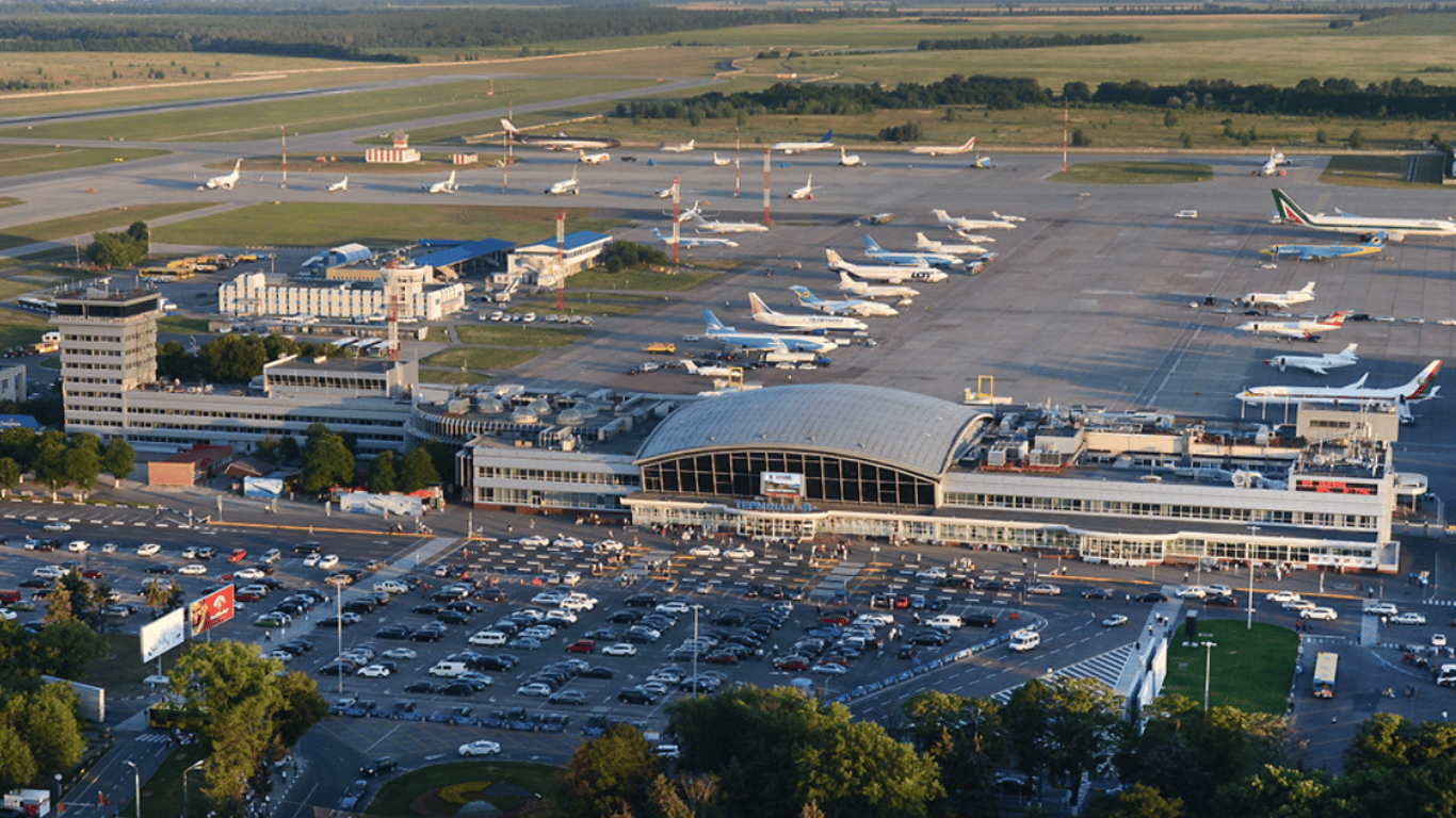 Украина проводит переговоры с США и ЕС по открытию аэропортов