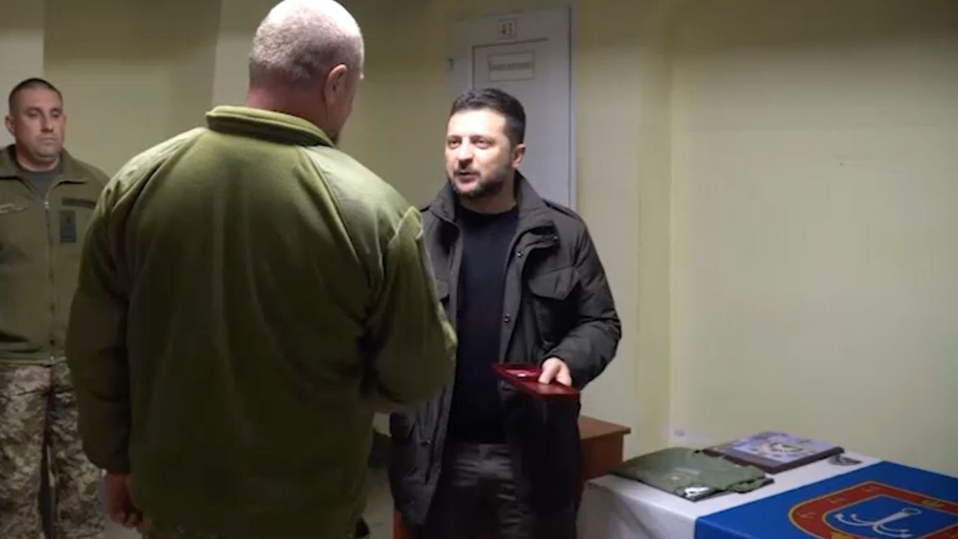 Зеленский на Одесчине обсудил с военными защиту зерновых коридоров