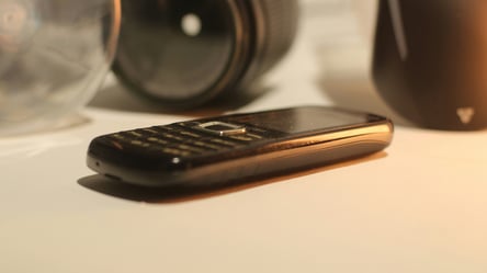 Кнопкові телефони повертаються — чому варто перейти на них - 290x160