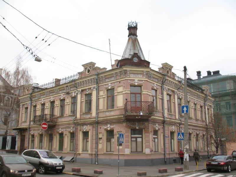 Старовинні метри — чому покупці обирають дореволюційні будинки - фото 4