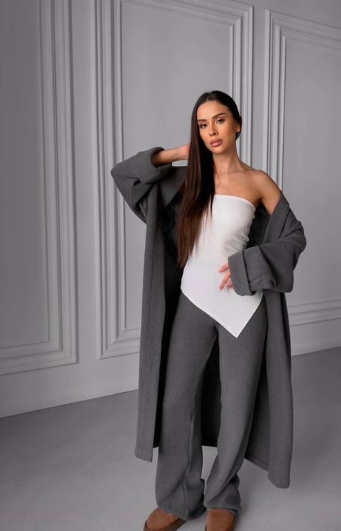 Асиметрія в образі додає йому оригінальності