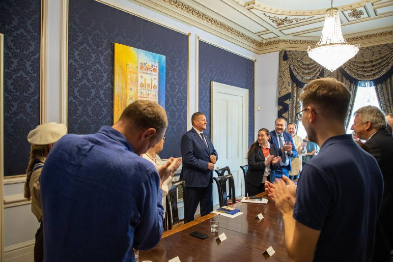 Залужний зустрівся із лідерами українських благодійних і громадських організацій — яка мета - фото 2