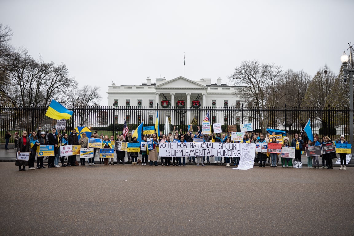 Акция возле Белого дома в США в поддержку Украины