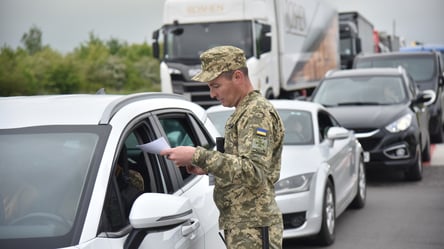 Виїзд за кордон — до чого готуватися українцям у жовтні 2025 - 285x160