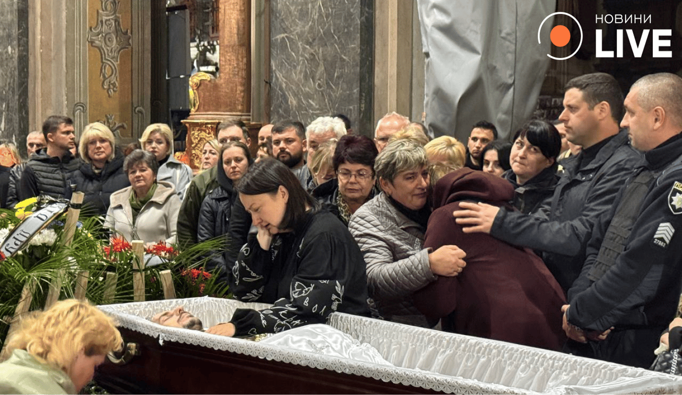 Дочка Ірини Фаріон прощається з Василем Особою