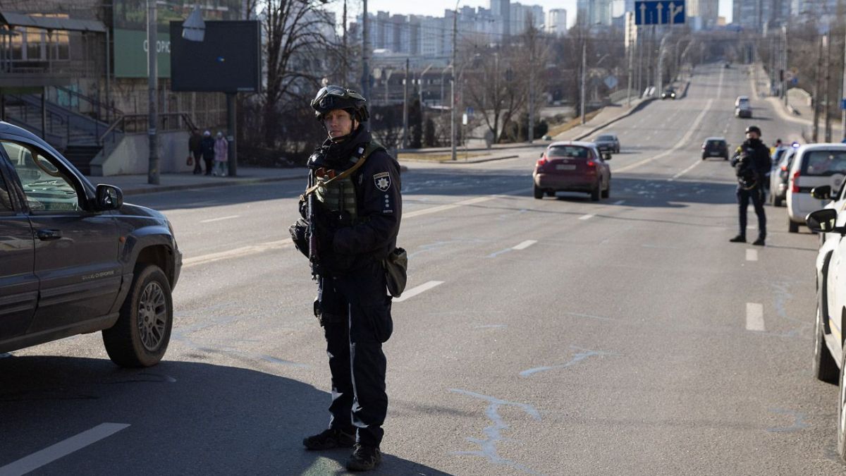 Кто имеет право останавливать авто во время действия военного положения