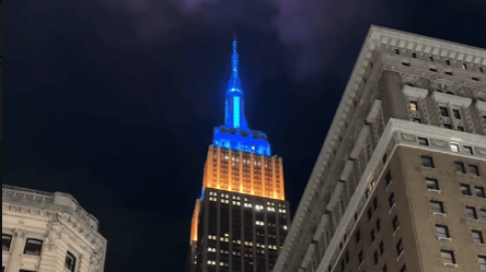 У Нью-Йорку хмарочос підсвітили синьо-жовтими кольорами — відео - 285x160