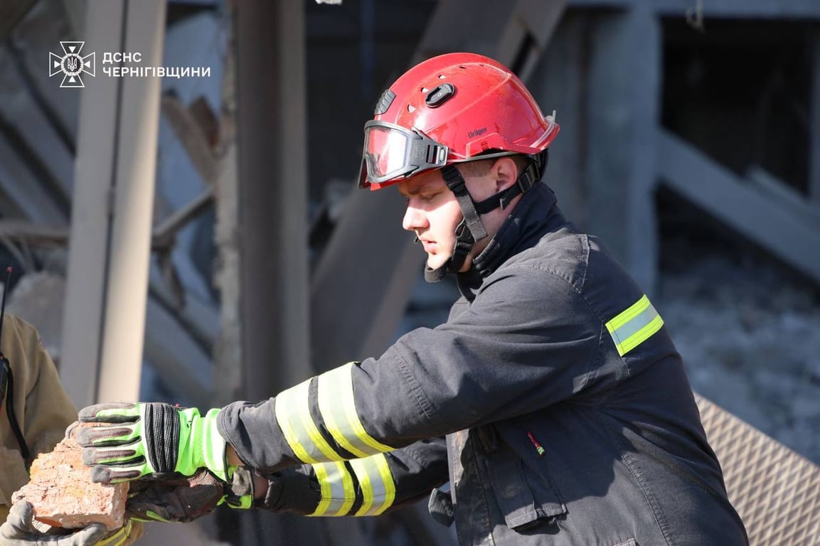 Рятувальник у Чернігові 6 червня