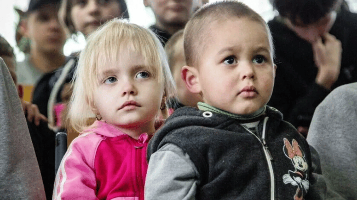 Оккупанты заставляют в Луганской области отдавать детей в кадеты - подробности от Генштаба