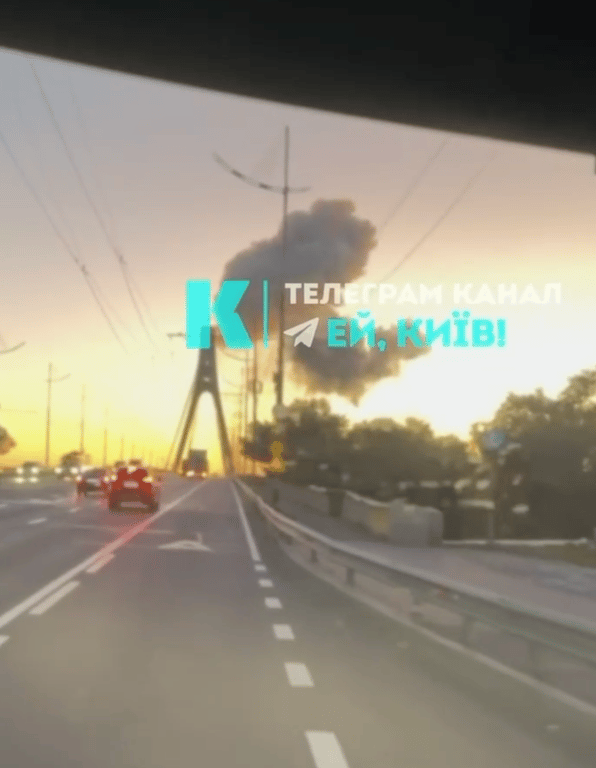 Росія вдарила по Північному мосту Києва 3 жовтня