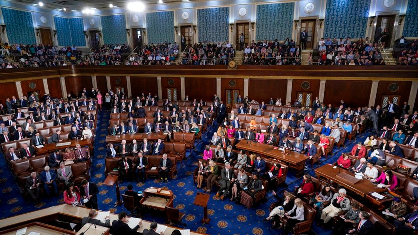 Палата Конгресса США передает Сенату лучший пакет помощи Украине, — спикер Майк Джонсон