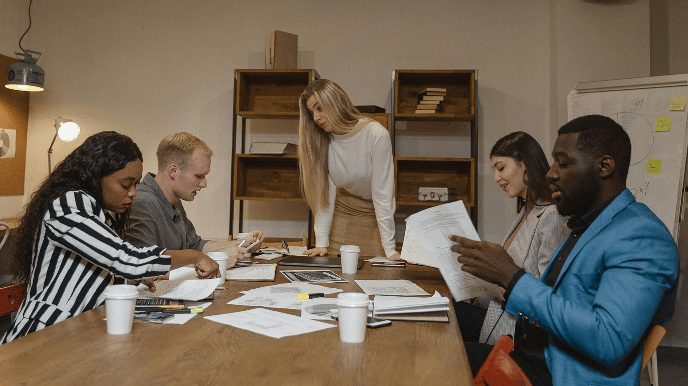 Які знаки Зодіаку стають нестерпними керівниками