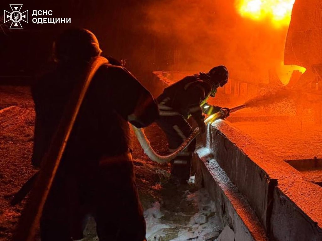 Рятувальники на місці пожежі