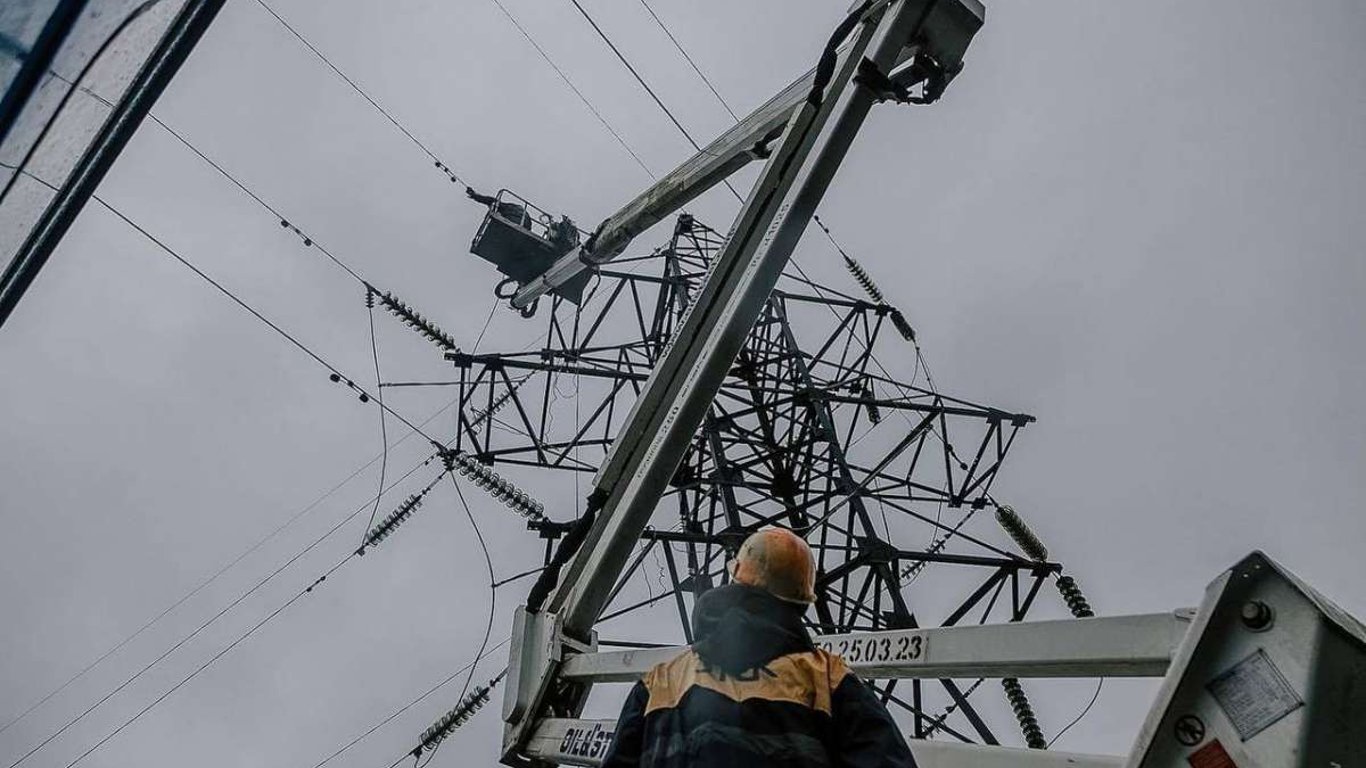 В Одессе аварийно выключили высоковольтные линии, питающие два района города